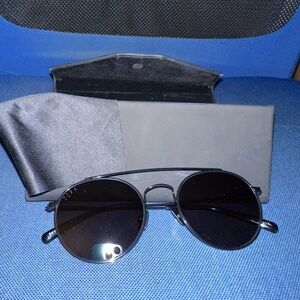 Round black Diff Sunglasses